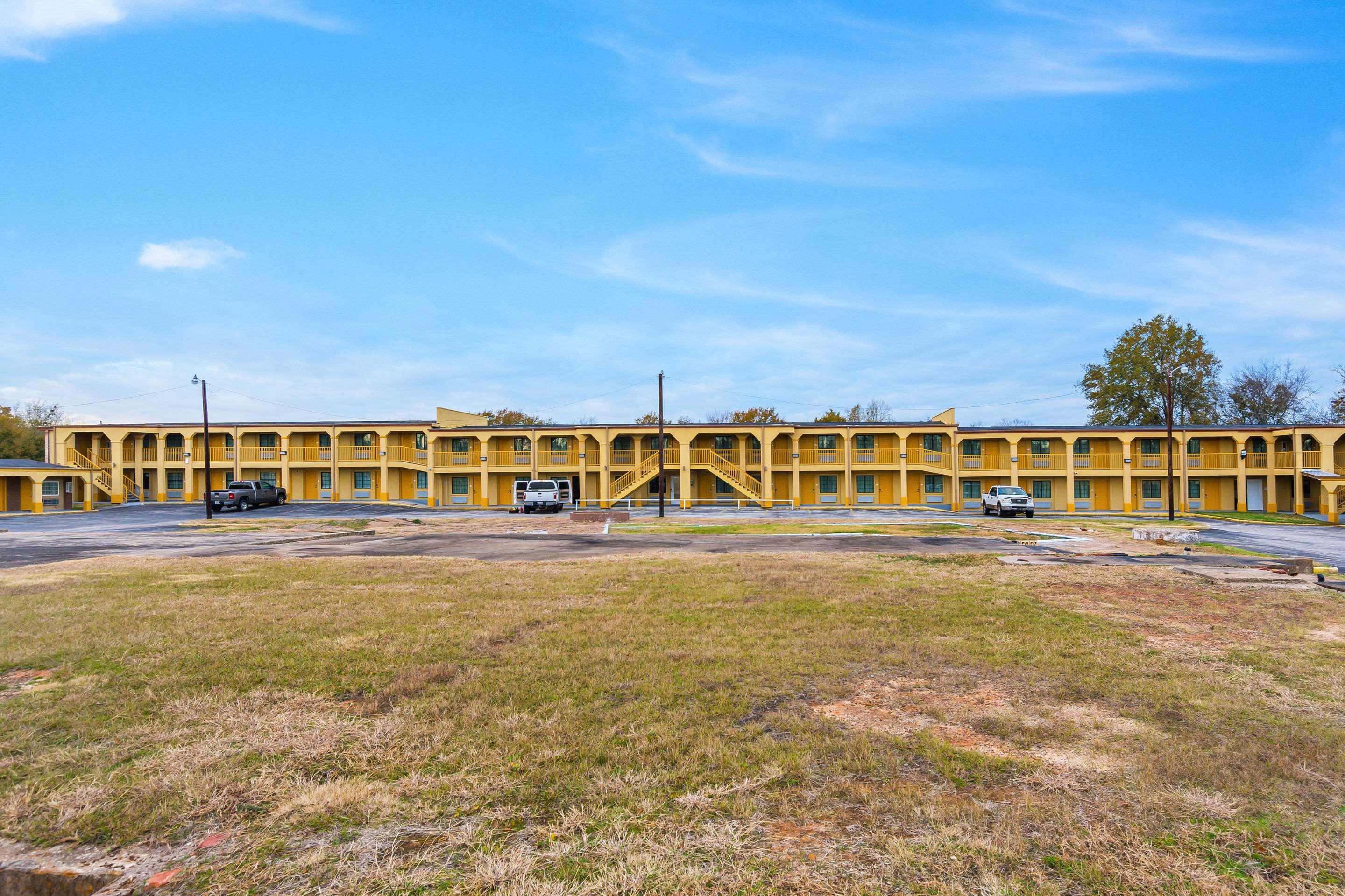 Super 8 By Wyndham Palestine Tx Hotel Bagian luar foto