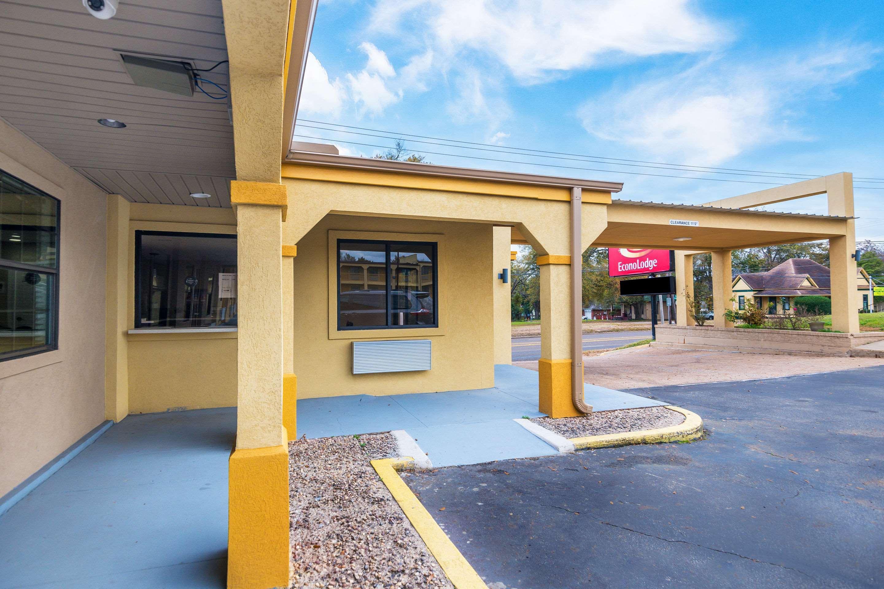 Super 8 By Wyndham Palestine Tx Hotel Bagian luar foto