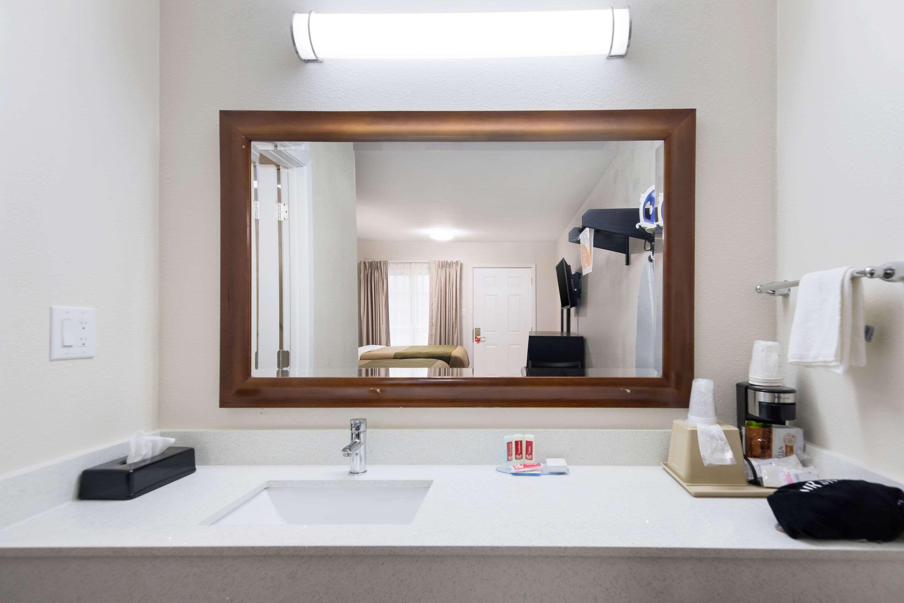 Super 8 By Wyndham Palestine Tx Hotel Bagian luar foto