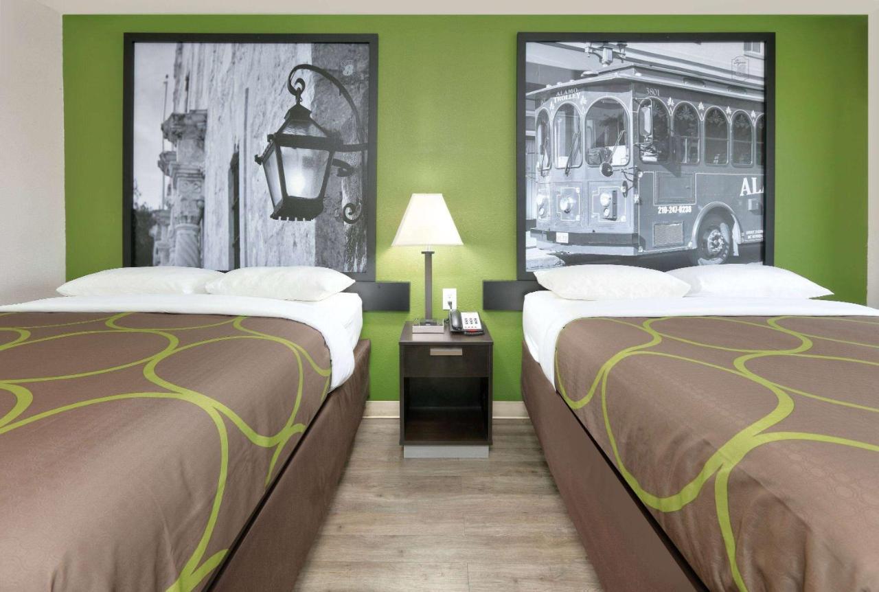 Super 8 By Wyndham Palestine Tx Hotel Bagian luar foto