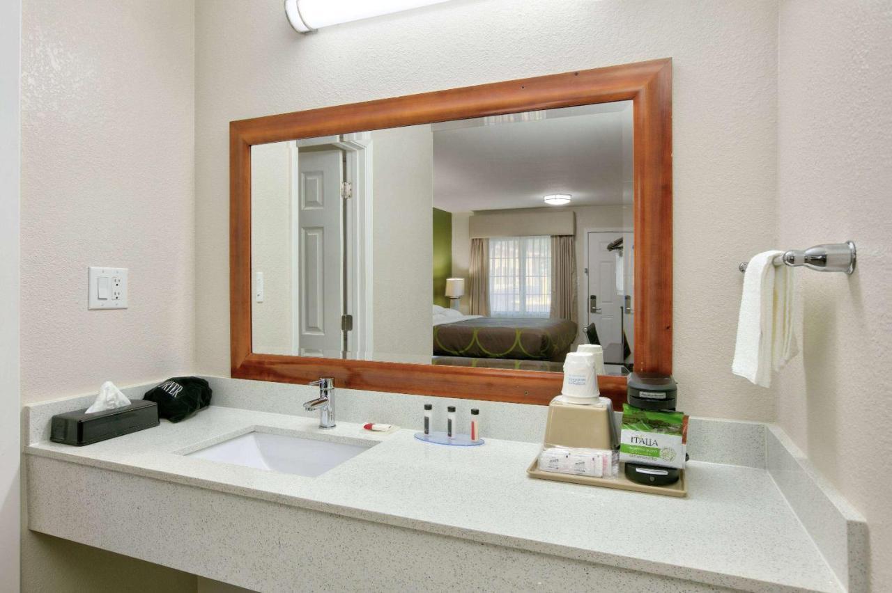 Super 8 By Wyndham Palestine Tx Hotel Bagian luar foto