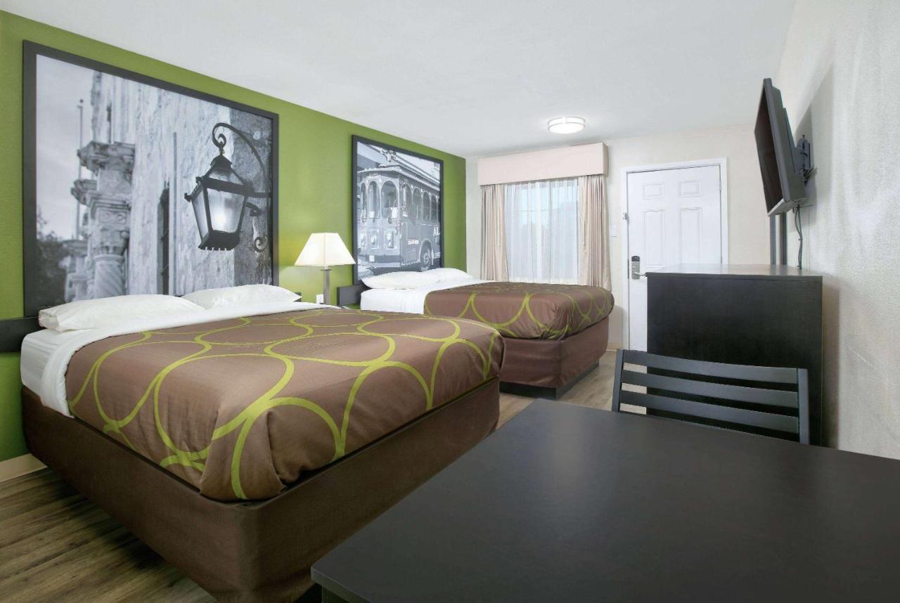 Super 8 By Wyndham Palestine Tx Hotel Bagian luar foto
