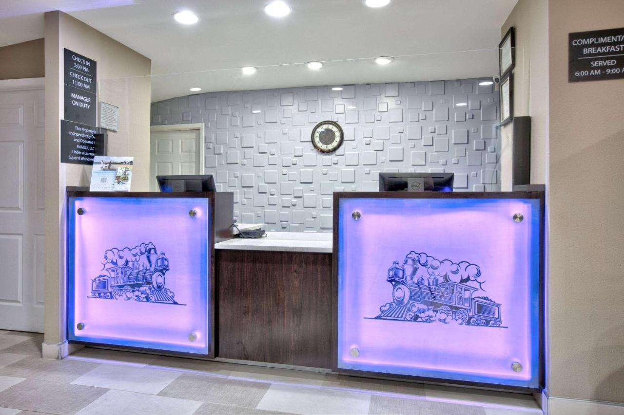 Super 8 By Wyndham Palestine Tx Hotel Bagian luar foto