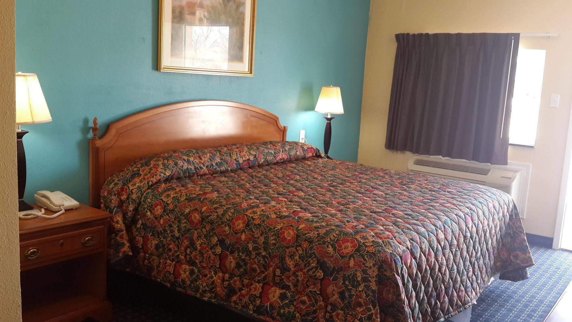 Super 8 By Wyndham Palestine Tx Hotel Bagian luar foto